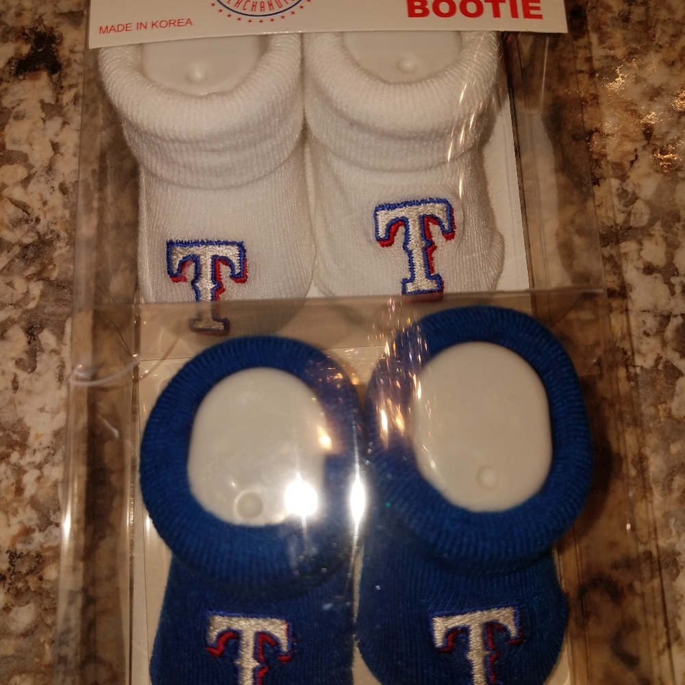 Baseball team baby booties